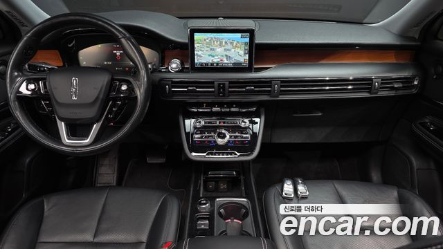 Lincoln Corsair — interior