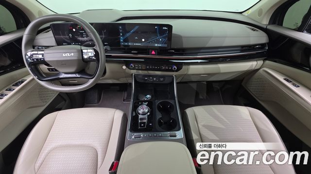Kia Carnival — interior