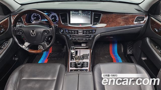 Hyundai Equus — interior