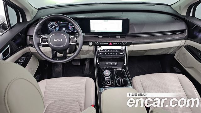 Kia Carnival — interior