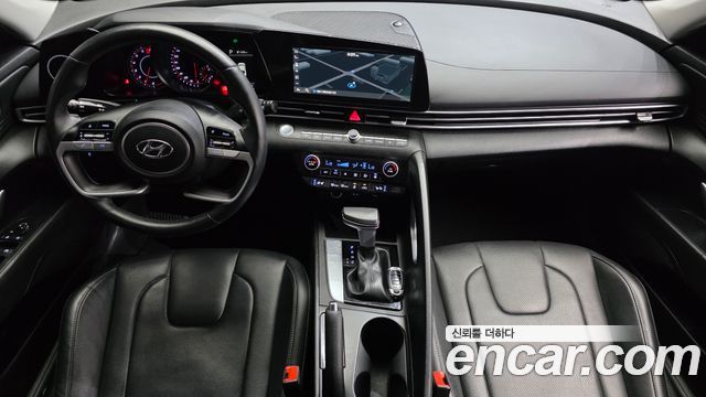 Hyundai Avante — interior