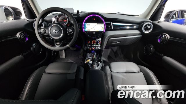 MINI Cooper — interior