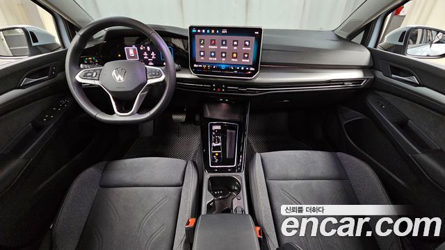 Volkswagen Golf — interior