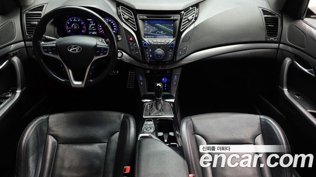 Hyundai i40 — interior