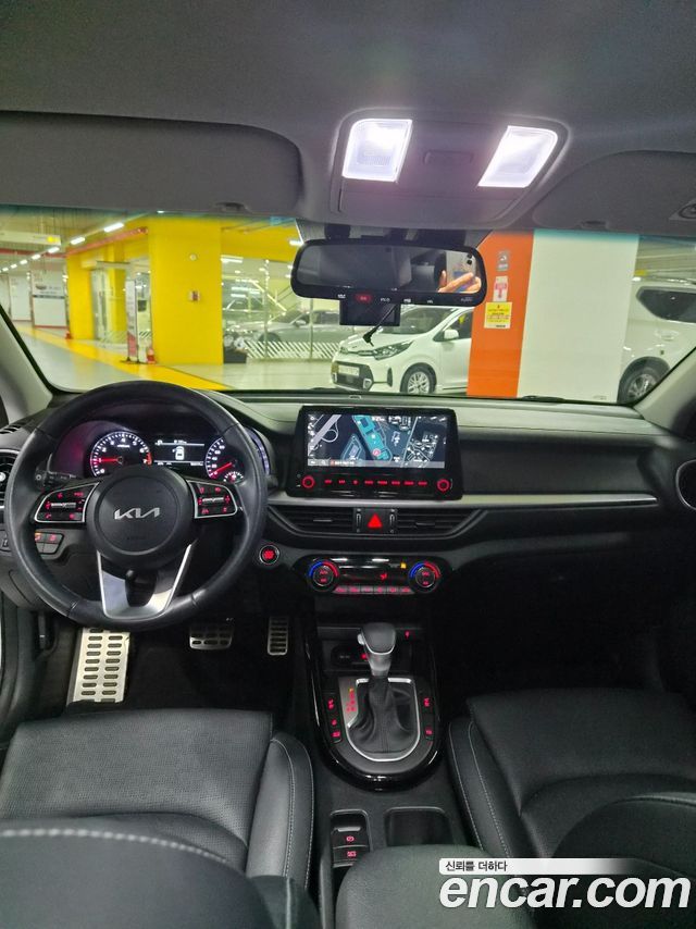 Kia K3 — interior