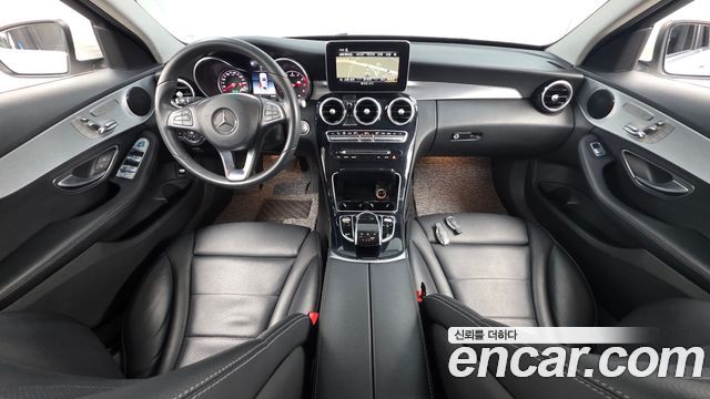 Mercedes-Benz C-Class — interior