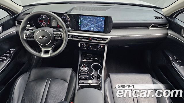 Kia K5 — interior
