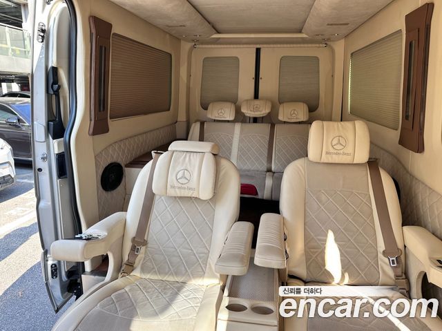 Mercedes-Benz Sprinter — interior