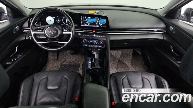 Hyundai Avante — interior