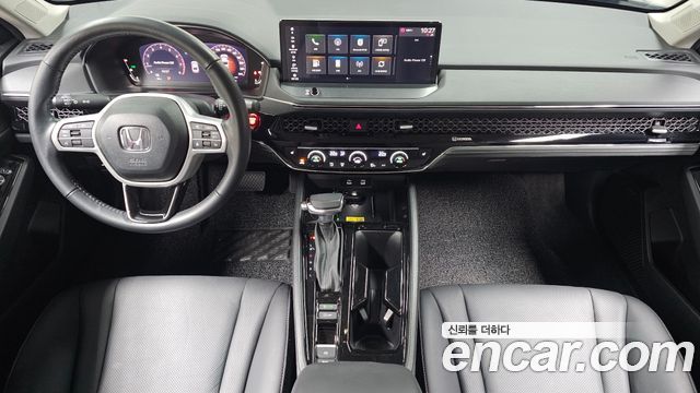 Honda Accord — interior
