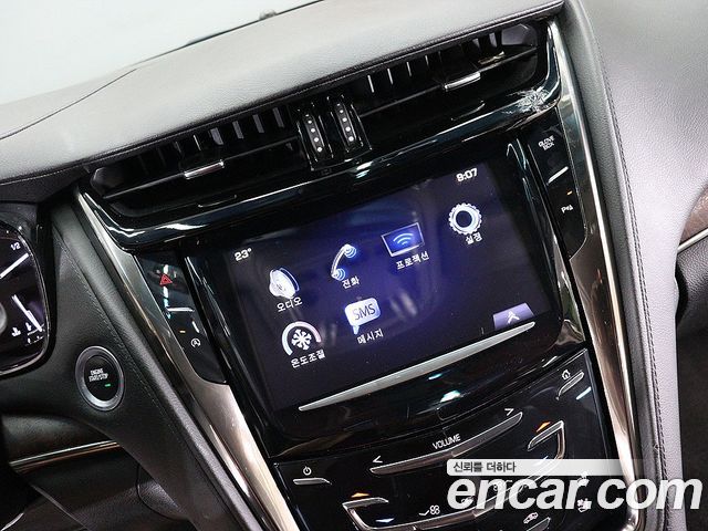 Cadillac CTS — interior