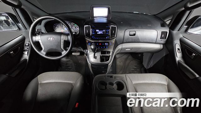 Hyundai Starex — interior