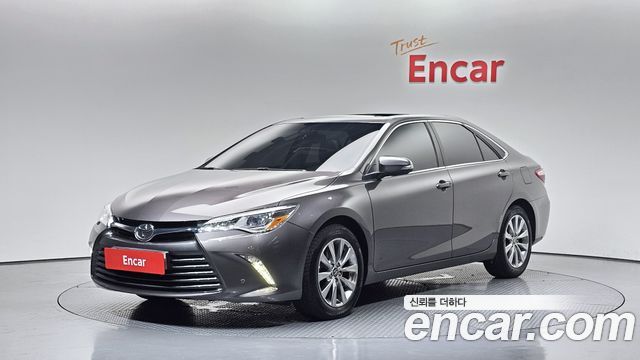 Toyota Camry — exterior