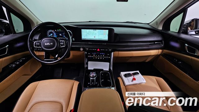 Kia Carnival — interior