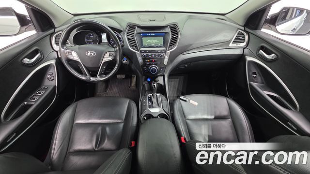 Hyundai Santa Fe — interior