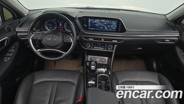Hyundai Sonata — interior