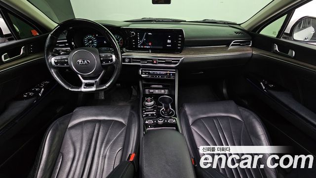 Kia K5 — interior