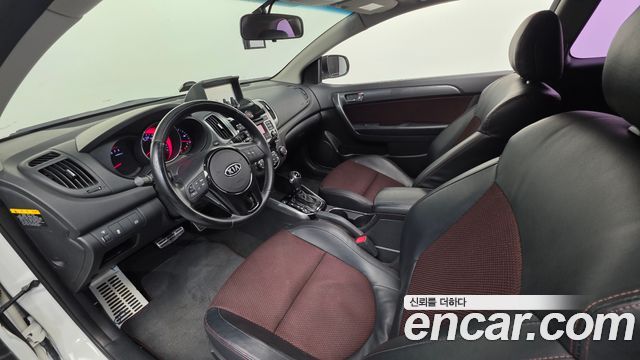 Kia Forte — interior
