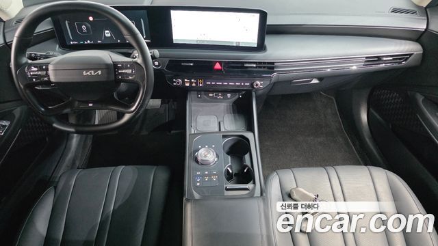 Kia K8 — interior