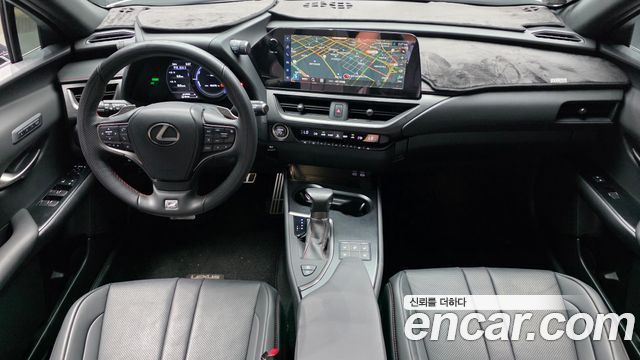 Lexus UX — interior