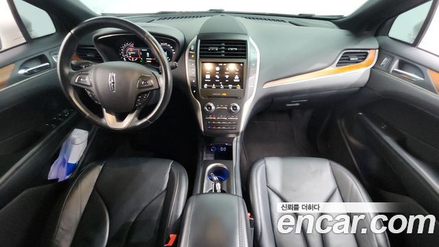 Lincoln MKC — interior