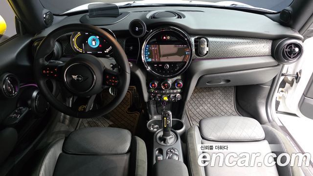 MINI Cooper — interior