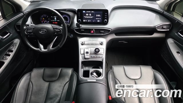 Hyundai Santa Fe — interior