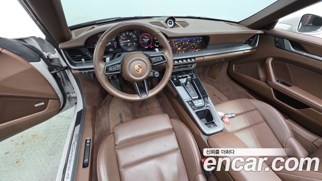 Porsche 911 — interior