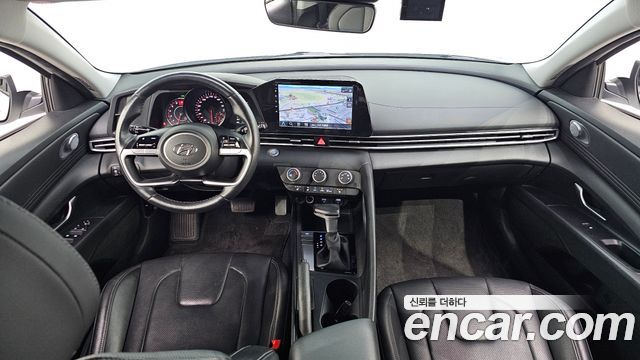 Hyundai Avante — interior