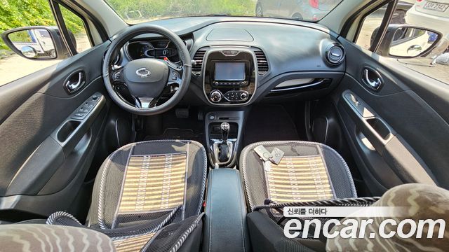 Renault Korea QM3 — interior