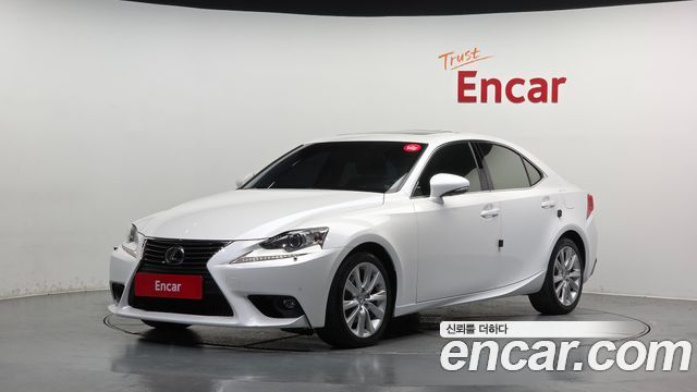 Lexus IS — exterior