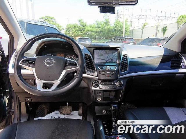 KG Mobility Korando — interior