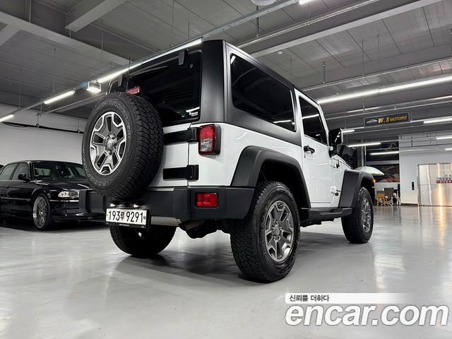 Jeep Wrangler — interior