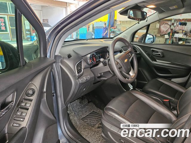 Chevrolet Korea Trax — interior