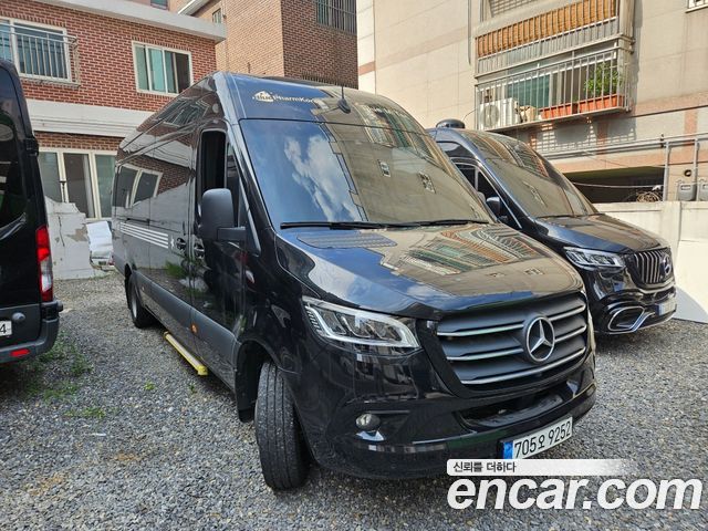 Mercedes-Benz Sprinter — exterior