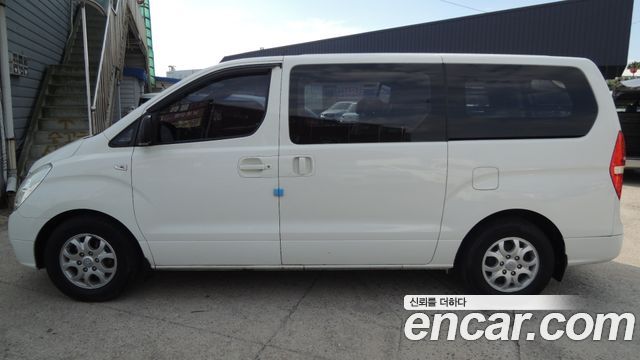 Hyundai Starex — interior