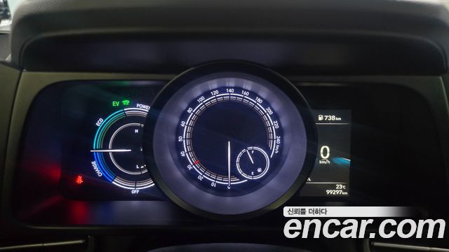 Hyundai Avante — interior