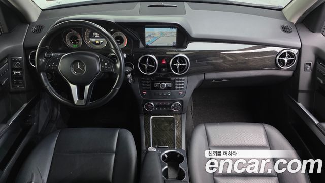 Mercedes-Benz GLK-Class — interior