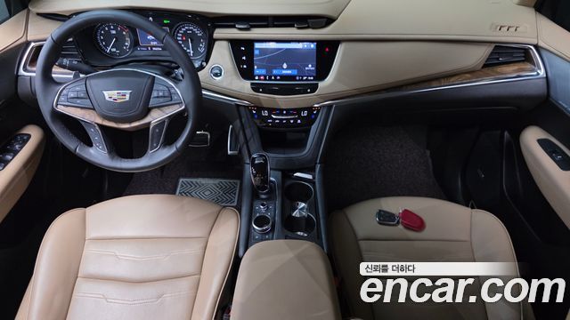 Cadillac XT5 — interior