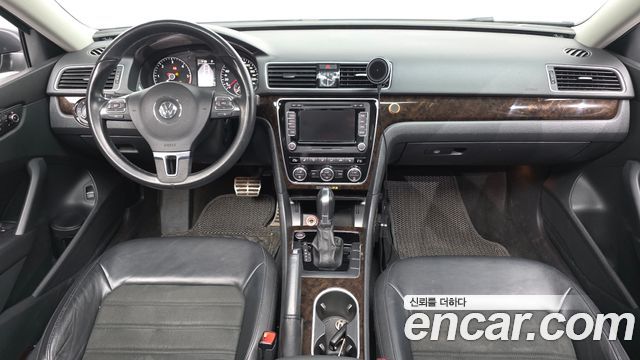 Volkswagen Passat — interior