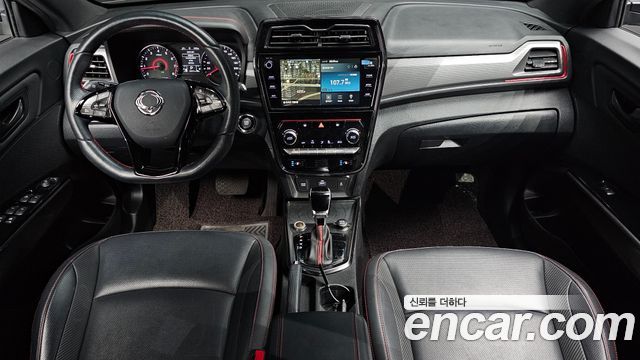 KG Mobility Tivoli — interior