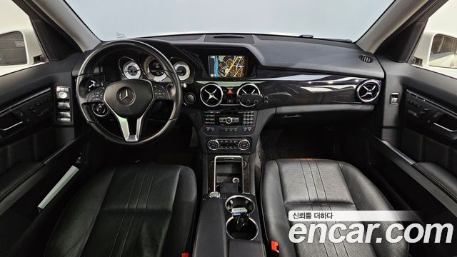 Mercedes-Benz GLK-Class — interior