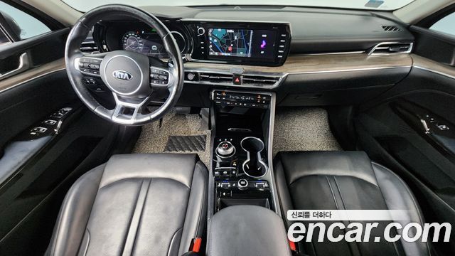 Kia K5 — interior