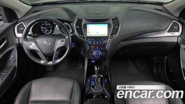 Hyundai Santa Fe — interior