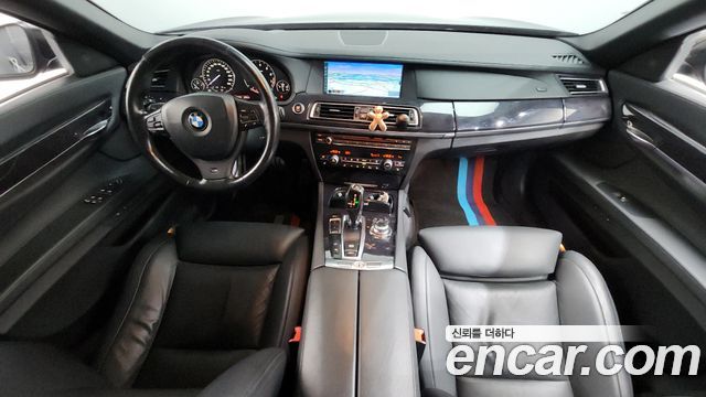 BMW 7 Series — interior