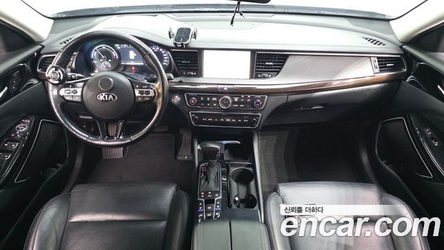 Kia K7 — interior