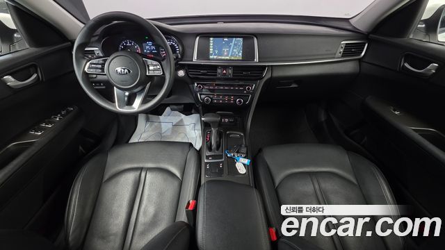 Kia K5 — interior