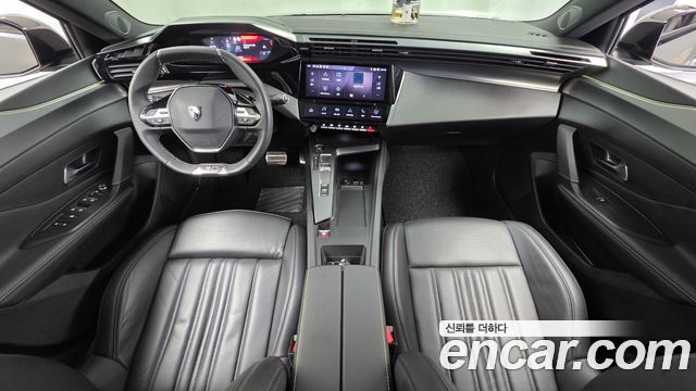 Peugeot 408 — interior
