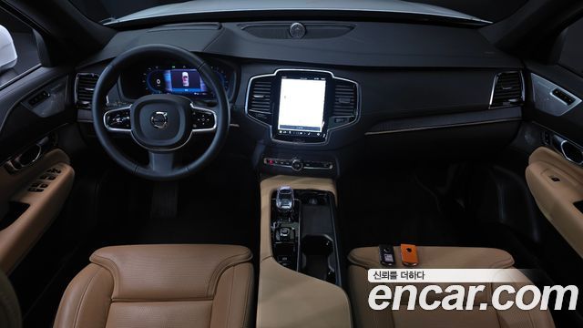 Volvo XC90 — interior