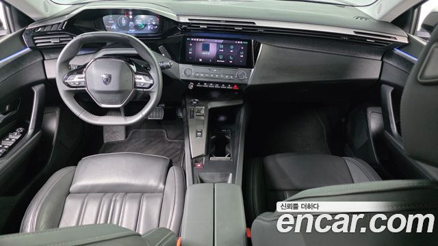 Peugeot 408 — interior